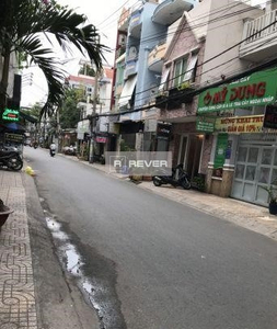  Mặt bằng kinh doanh diện tích 65m2, cửa chính hướng Tây Nam.