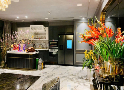 𝐕𝐢𝐧𝐡𝐨𝐦𝐞𝐬 𝐆𝐨𝐥𝐝𝐞𝐧 𝐑𝐢𝐯𝐞𝐫, 𝐐𝐮𝐚̣̂𝐧 𝟏 Căn hộ 3 phòng ngủ vòng cung view LM81. LH 0768892255