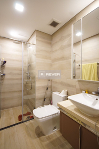 Căn hộ Vinhomes Golden River, Quận 1 Office-Tel Vinhomes Golden River diện tích 78.2m2, đầy đủ nội thất.