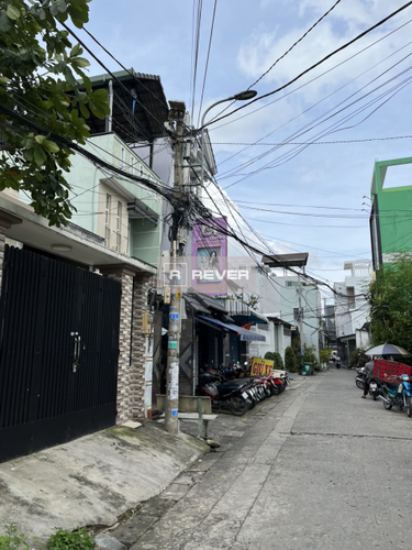  Nhà phố đường Nguyễn Ánh Thủ thiết kế 2 tầng đúc kiên cố.