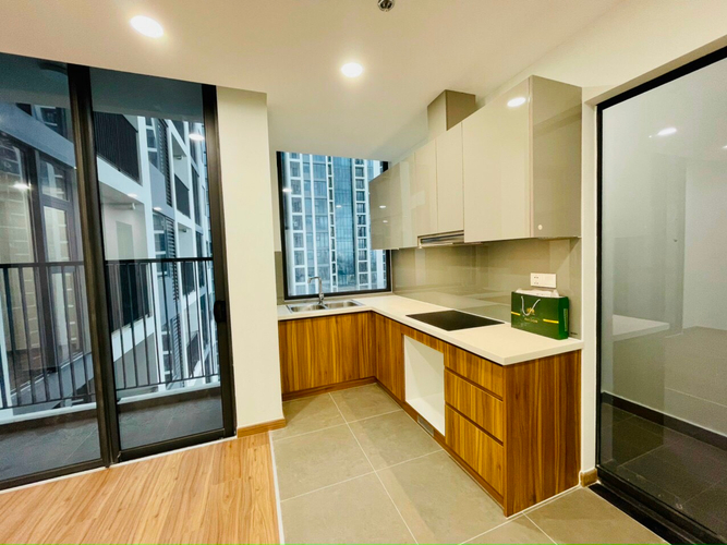  Căn hộ Eco Green Saigon hướng ban công tây đầy đủ nội thất diện tích 60.7m²