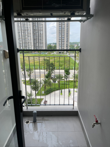  Căn hộ Vinhomes Grand Park hướng ban công tây nam không có nội thất diện tích 69.2m²