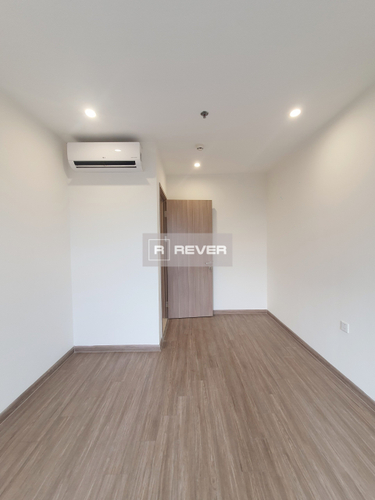  Căn hộ Vinhomes Grand Park tầng cao mát mẻ, nội thất cơ bản.