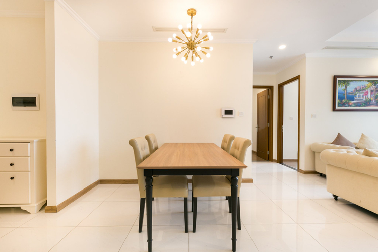 Căn hộ Vinhomes Central Park , Quận Bình Thạnh Căn hộ cao cấp Vinhomes Central Park tầng 14, bàn giao đầy đủ nội thất.