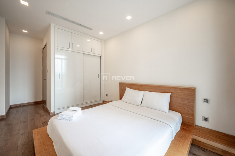  Căn hộ Vinhomes Central Park hướng ban công tây nam đầy đủ nội thất diện tích 52.7m².