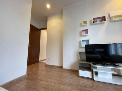 Căn hộ Vinhomes Central Park, Quận Bình Thạnh Căn hộ cao cấp Vinhomes Central Park tầng 30, bàn giao đầy đủ nội thất.