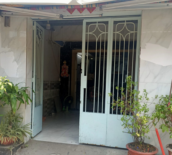 Nhà phố Quận 8 Nhà phố có cửa hướng Đông mát mẻ, thiết kế nhà 1 trệt, 1 lầu kiên cố.