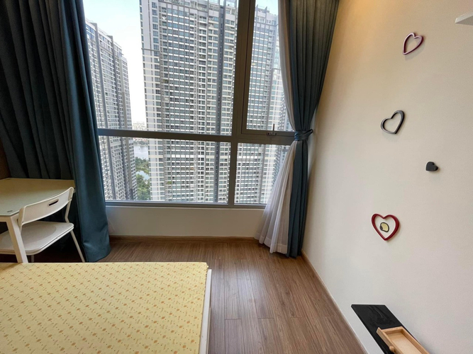 Căn hộ Vinhomes Central Park, Quận Bình Thạnh Căn hộ cao cấp Vinhomes Central Park tầng 30, bàn giao đầy đủ nội thất.