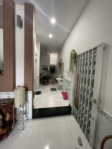 Nhà phố Quận 12 Nhà phố thiết kế 1 trệt, 1 lầu diện tích 69m2, nội thất cơ bản.