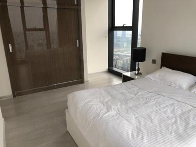  Căn hộ Vinhomes Golden River đầy đủ nội thất diện tích 110.7m².