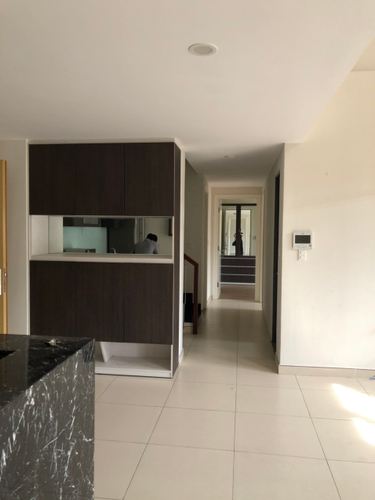 Duplex Masteri Thảo Điền, Quận 2 Duplex Masteri Thảo Điền có 3 phòng ngủ, nội thất cơ bản.