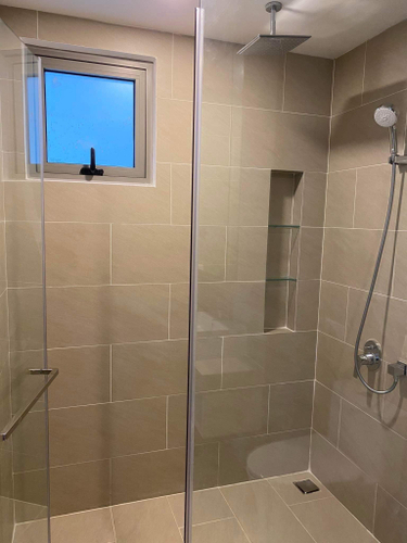 toilet căn hộ Sky89 Căn hộ Sky 89 tầng 12 view Sông đón gió mát mẻ.