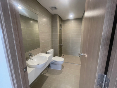 IMG_6411.HEIC Căn hộ Vinhomes Grand Park hướng ban công tây bắc không có nội thất diện tích 69.2m²