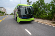 Tuyến buýt điện VinBus đầu tiên vận hành tại TP.HCM, xem lộ trình chi tiết