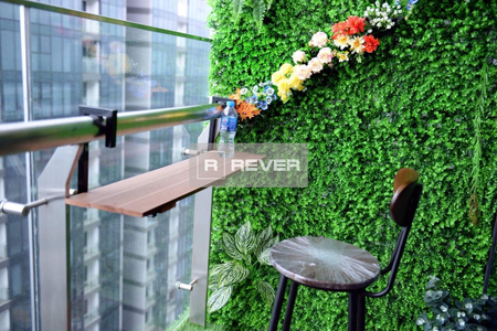  Officetel Vinhomes Golden River tầng cao mát mẻ, đầy đủ nội thất.