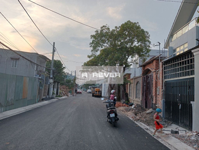  Nhà phố thiết kế 1 trệt, 1 lửng diện tích đất 81m2 rộng thoáng.