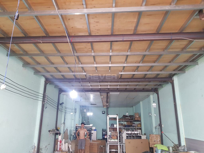 Nhà xưởng kho bãi Huyện Bình Chánh Nhà xưởng kho bãi diện tích 120m2, gần Satra Phạm Hừng.