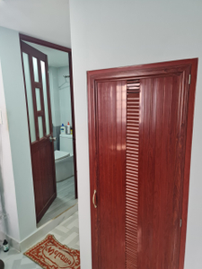 Nhà phố Quận Bình Tân Nhà phố thiết kế 1 trệt, 1 lửng và 1 lầu, cửa hướng Tây đón nắng sớm.