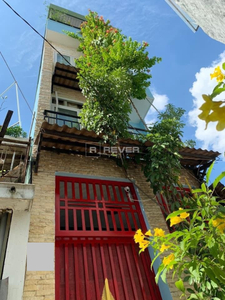 Nhà phố Đường Phạm Văn Bạch 3 tầng diện tích 47.6m² hướng đông nam pháp lý sổ hồng.