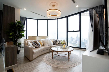  Căn hộ Vinhomes Golden River đầy đủ nội thất diện tích 159.5m².