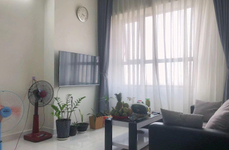 Căn hộ Green River tầng 19 thiết kế hiện đại và trẻ trung, đầy đủ nội thất.