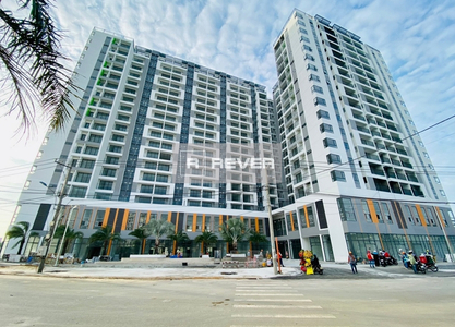  Căn hộ Ricca cửa hướng Tây, ban công rộng rãi đón gió thoáng mát.