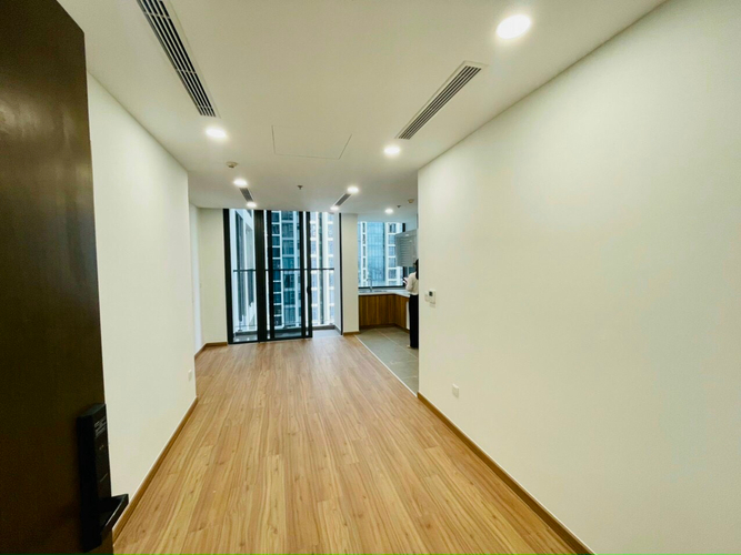  Căn hộ Eco Green Saigon hướng ban công tây đầy đủ nội thất diện tích 60.7m²