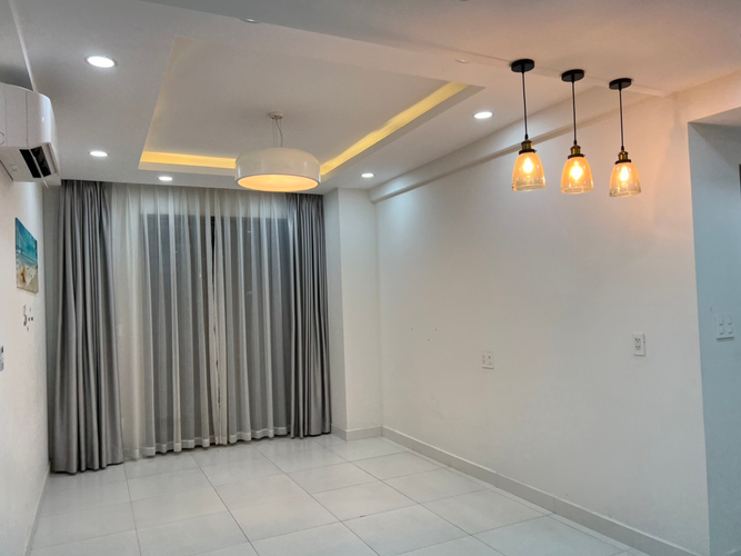 Căn hộ Saigon South Residence, Huyện Nhà Bè Căn hộ Saigon South Residence tầng 8 diện tích 73m2, ban công hướng Đông.