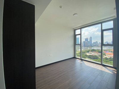  Căn hộ Empire City cửa hướng Đông Nam, view sông thoáng mát.