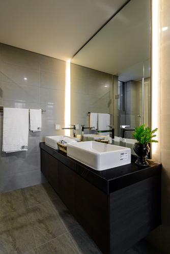  Căn hộ có 2 phòng ngủ Empire City, bàn giao nội thất cơ bản.