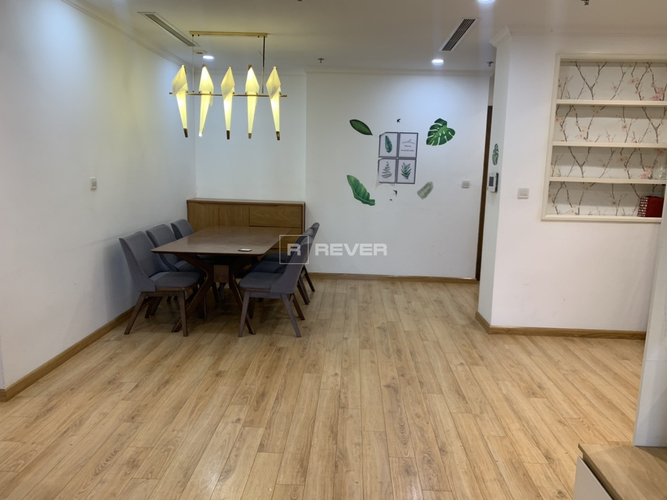  Căn hộ Vinhomes Central Park hướng ban công đông nam nội thất cơ bản diện tích 108.7m².