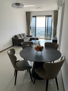  Căn hộ One Verandah hướng ban công đông nam đầy đủ nội thất diện tích 108m².