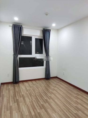 Căn hộ Diamond Riverside, Quận 8 Căn hộ Diamond Riverside tầng thấp tiện di chuyển, không nội thất.