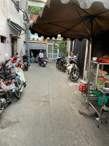 Nhà phố Quận Phú Nhuận Nhà phố có cửa hướng Tây Nam đón nắng sớm, ngay chợ Nguyễn Đình Chiểu.