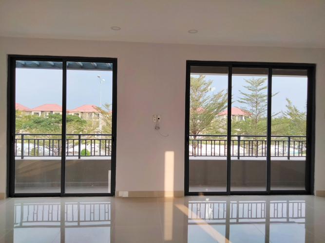 Shophouse Swan Park, Nhơn Trạch Shophouse Swan Park diện tích 241m2, bàn giao trống không có nội thất.