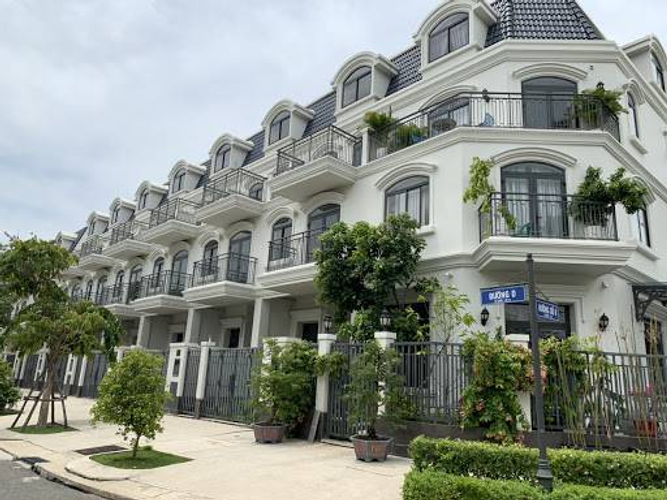 Biệt thự Quận 2 Nhà phố KĐT Lakeview City thiết kế 1 trệt, 3 lầu tiện ích đa dạng.