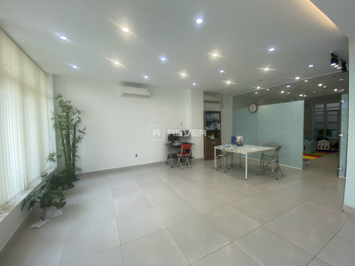  Văn phòng Đường Hoa Lan diện tích 144m².