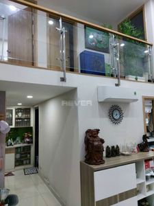 Duplex La Astoria, Quận 2 Duplex La Astoria có 3 phòng ngủ, view đón gió mát mẻ.