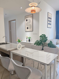Lumiere 2PN view hồ bơi nội thất hiện đại 14tr/ tháng. ☎️ 0768892255 Hoàng Hằng (Zalo/Hotline)