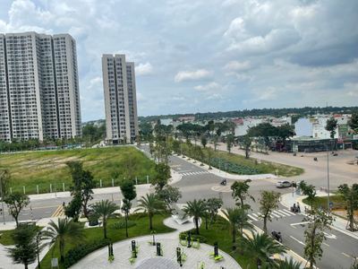  Căn hộ Vinhomes Grand Park hướng ban công tây nam không có nội thất diện tích 69.2m²