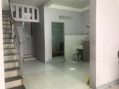 Nhà phố Quận 2 Nhà diện tích 74.3m2 có 3 phòng ngủ, có sổ hồng riêng.