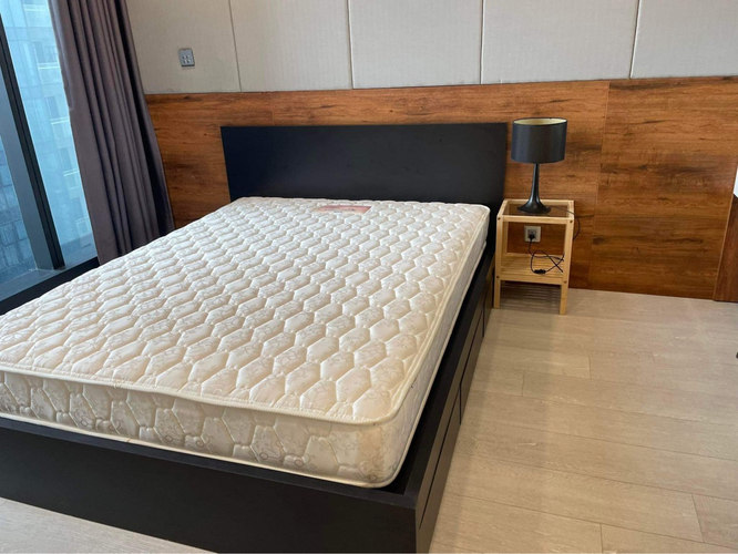 Căn hộ Vinhomes Golden River, Quận 1 Căn hộ Vinhomes Golden River tầng 13 có 1 phòng ngủ, nội thất cơ bản.