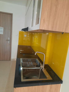 Căn hộ Vinhomes Grand Park, Quận 9 Căn hộ Vinhomes Grand Park tầng 16 thiết kế hiện đại, đã làm sẵn bếp và rèm.