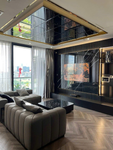 𝐕𝐢𝐧𝐡𝐨𝐦𝐞𝐬 𝐆𝐨𝐥𝐝𝐞𝐧 𝐑𝐢𝐯𝐞𝐫, 𝐐𝐮𝐚̣̂𝐧 𝟏 Cho thuê căn hộ vòng cung 3 phòng ngủ. LH 0768892255