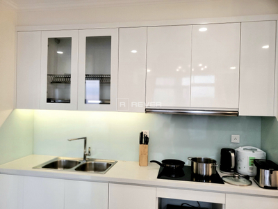  Căn hộ 2PN có bồn tắm nằm tại Vinhomes Central Park hướng Tây Nam, diện tích 84.4m²