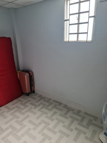 Nhà phố Quận Bình Tân Nhà phố thiết kế 1 trệt, 1 lửng và 1 lầu, cửa hướng Tây đón nắng sớm.