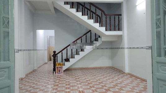 Nhà nguyên căn diện tích 80m2, có 4 phòng ngủ rộng thoáng.