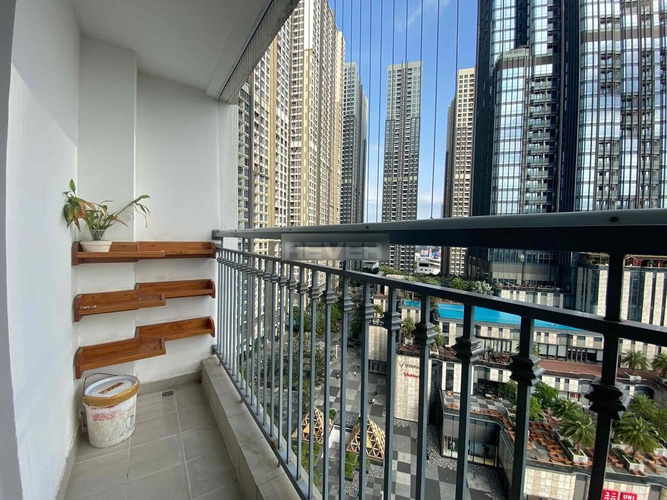 Căn hộ Vinhomes Central Park, Quận Bình Thạnh Căn hộ Vinhomes Central Park tầng 10 view thoáng mát, bàn giao đầy đủ nội thất.