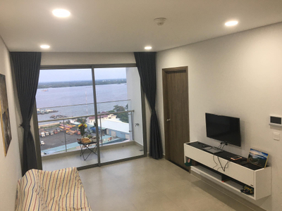 phòng khách căn hộ Sky89 Căn hộ Sky 89 tầng 12 view Sông đón gió mát mẻ.