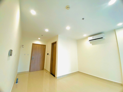  Căn hộ Studio Vinhomes Grand Park hướng ban công nam nội thất cơ bản diện tích 30m²